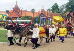 Bonn Chrot Preah Nangkol